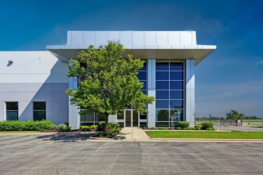 More Photos Of 2301 Ellis Ct, New Lenox Distribution For Lease