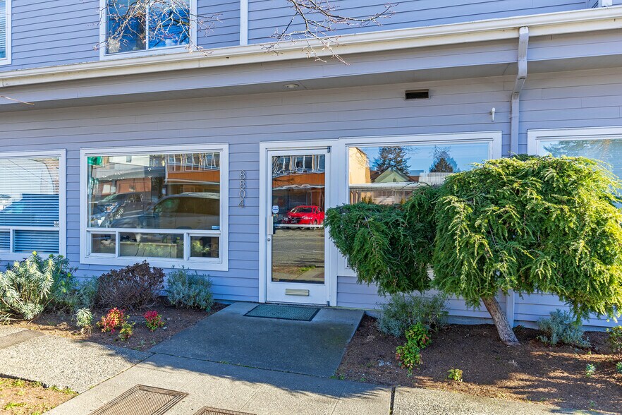 More Photos Of 8804 Roosevelt Way NE, Seattle Office For Sale