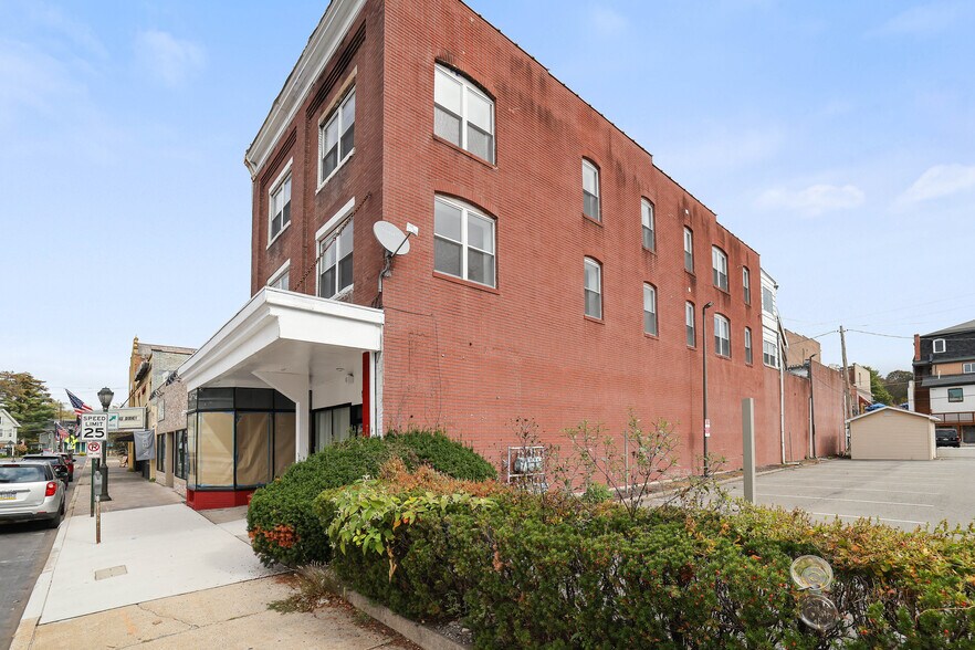 More Photos Of 100-106 S Courtland St, East Stroudsburg Apartments For Lease