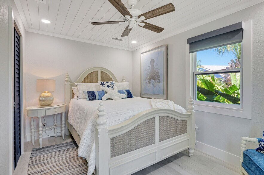 More Photos Of 193 Cocohatchee St, Naples Specialty For Sale