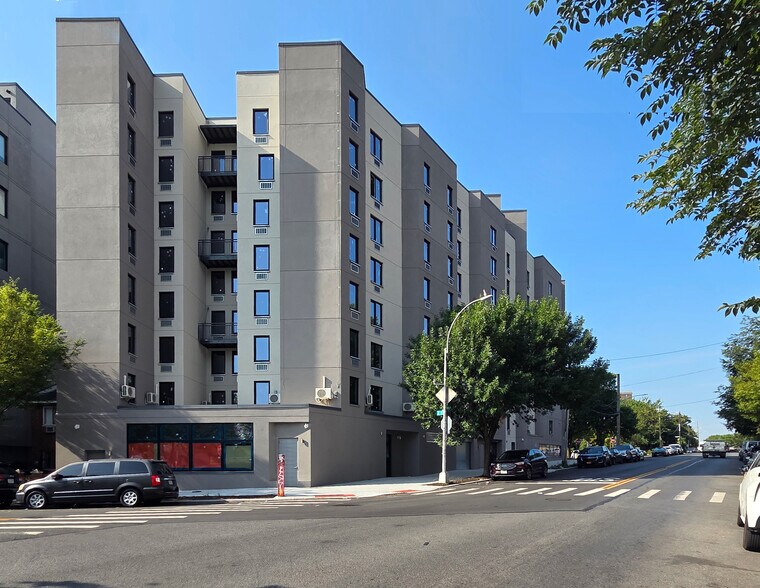 More Photos Of 16 Wade Sq, Bronx Apartments For Lease