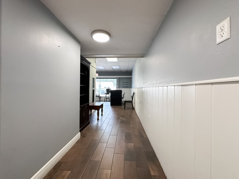 More Photos Of 107-121 Allamanda Dr, Lakeland Unknown For Lease