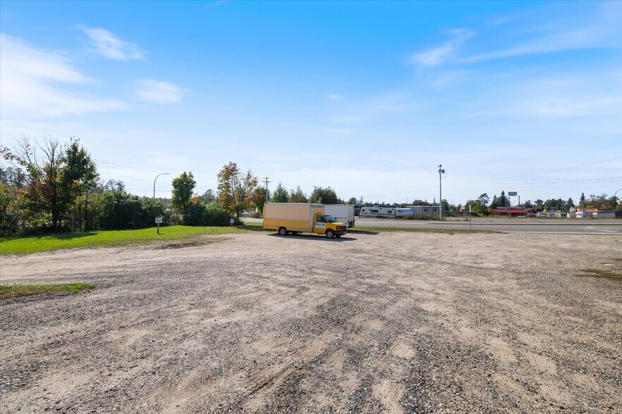 More Photos Of 816 NW 4th St, Grand Rapids General Retail For Sale