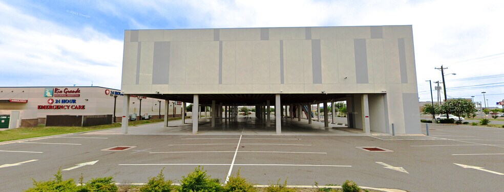 More Photos Of 5112 W Expressway 83, McAllen Bowling Alley For Sale