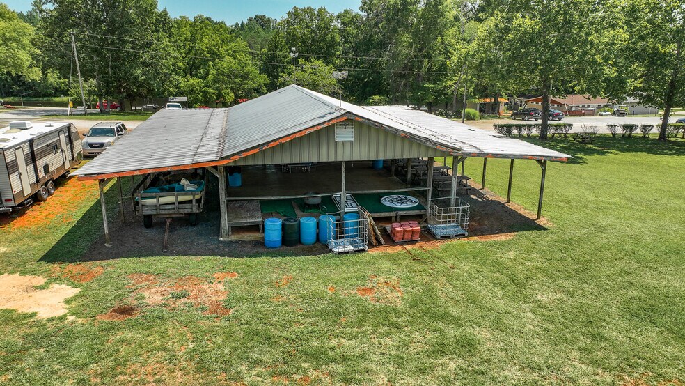 More Photos Of 1105 W Lake Rd, Spout Spring Trailer Camper Park For Sale