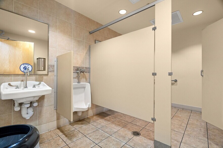 More Photos Of 625 6th Ave S, Saint Petersburg Medical For Sale