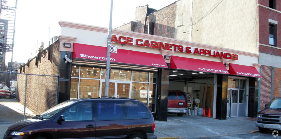 Primary Photo Of 4144 Park Ave, Bronx Warehouse For Lease