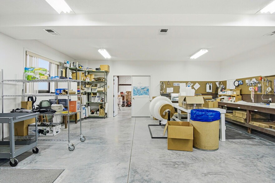 More Photos Of 8007 Industrial Park Ln, Atchison Industrial For Sale