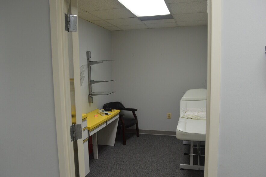 More Photos Of 2065-2067 Klockner Rd, Trenton Medical For Lease
