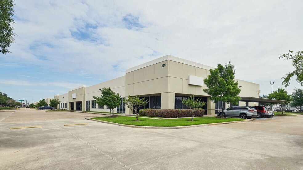 More Photos Of 6550 W Sam Houston Pky N, Houston Unknown For Lease