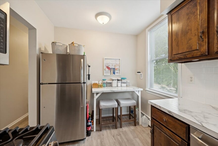 More Photos Of 192 Central Ave, Stirling Office For Sale