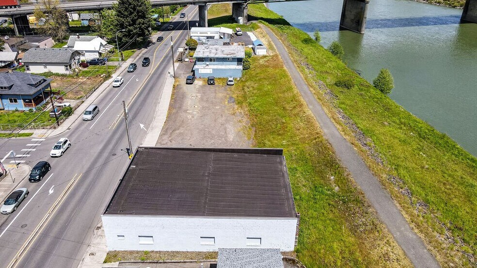 More Photos Of 206 NW 1st Ave, Kelso Storefront Retail Residential For Sale