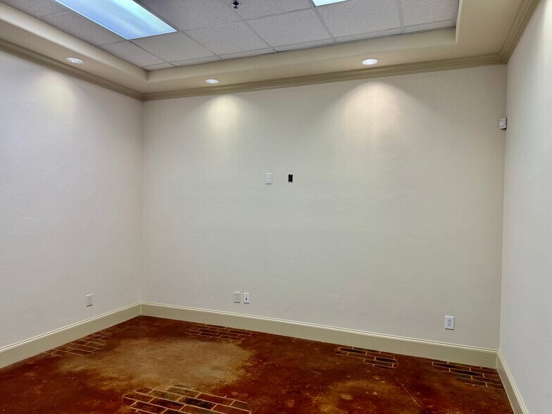 More Photos Of 2800 Corporate Dr, Flower Mound Medical For Lease