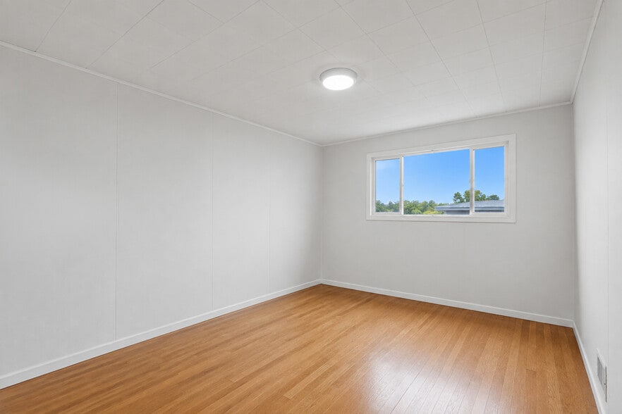 More Photos Of 23589-23593 Van Born Rd, Taylor Freestanding For Sale