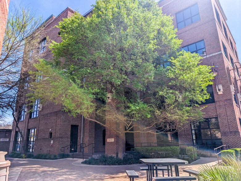 More Photos Of 2632 Broadway St, San Antonio Office Residential For Lease