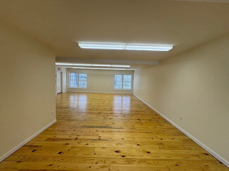 More Photos Of 174 Boston Post Rd, Westbrook General Retail For Lease