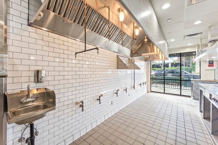 More Photos Of 11100 Downey Ave, Downey Restaurant For Sale