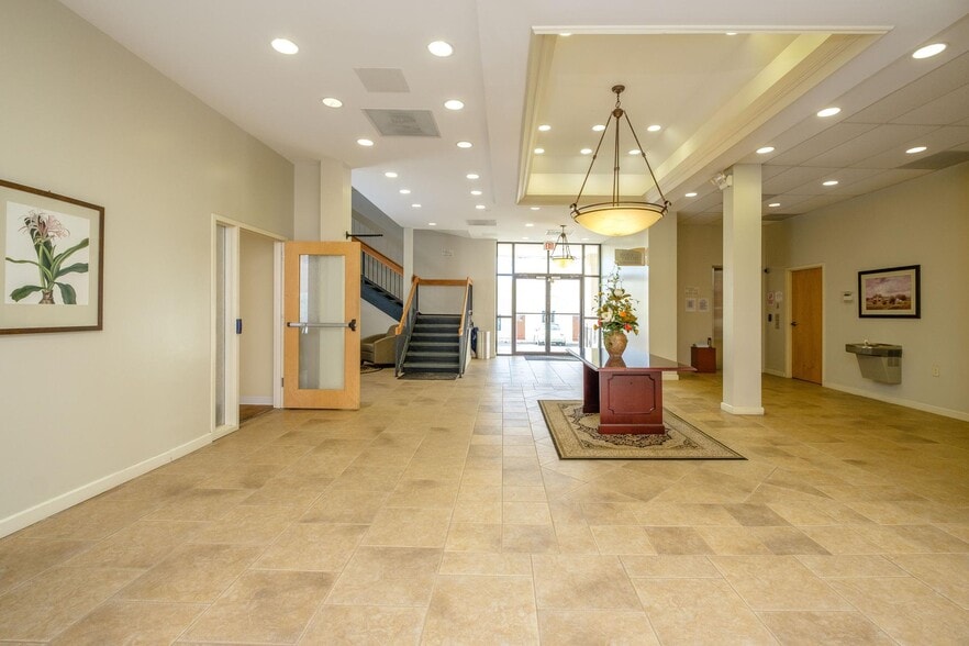 More Photos Of 90 N Main St, Harrisonburg Office For Sale