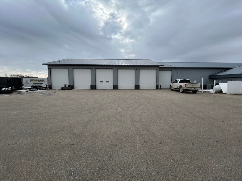 More Photos Of 829 Rolling View Ln SE, Pine Island Warehouse For Sale