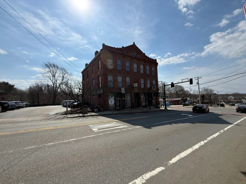 More Photos Of 170 Main St, Spencer Office For Sale