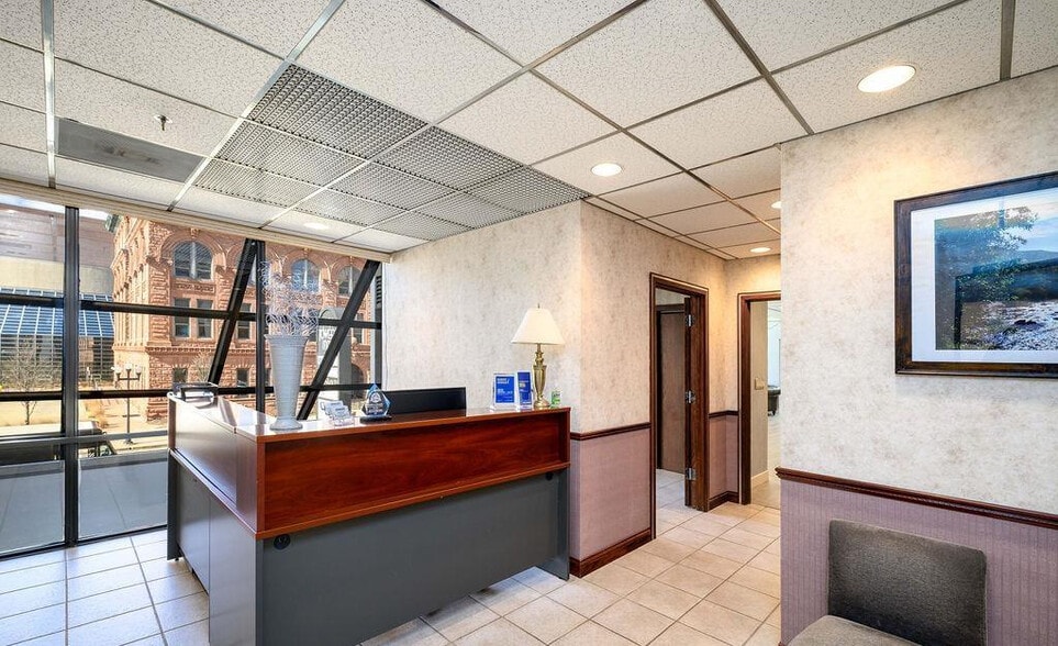 More Photos Of 456 Fulton St, Peoria Office For Sale