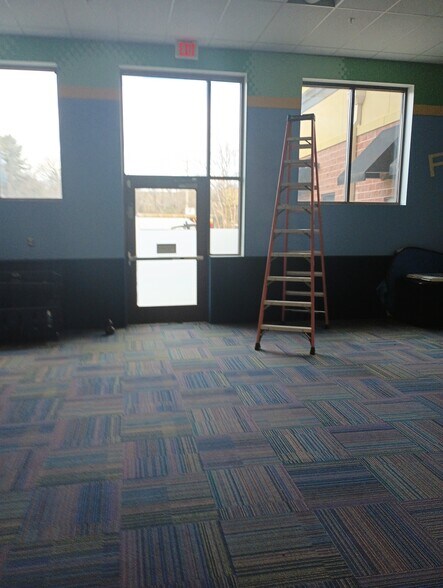 More Photos Of 5101-9119 Fashion Dr, Nanuet General Retail For Sale