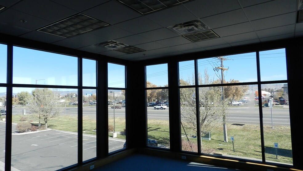 More Photos Of 1404 Hawk Pky, Montrose Medical For Lease