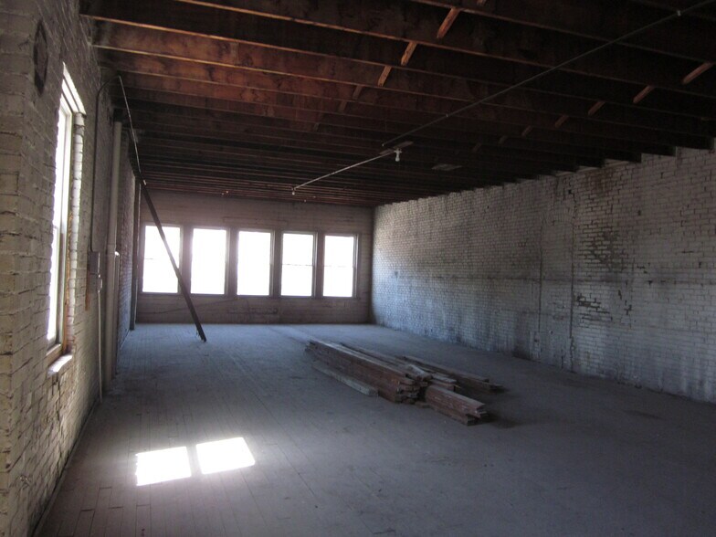 More Photos Of 1604 Frederick Ave, Saint Joseph Specialty For Sale