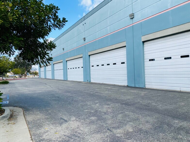 More Photos Of 2828 Junipero Ave, Signal Hill Distribution For Lease