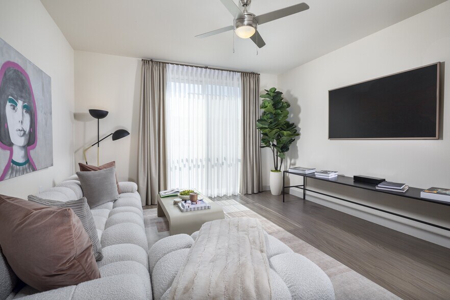 More Photos Of 899 Traction Ave, Los Angeles Apartments For Lease