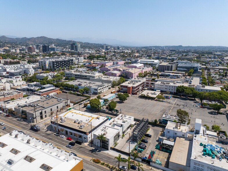 More Photos Of 940 N Highland Ave, Los Angeles Office For Sale