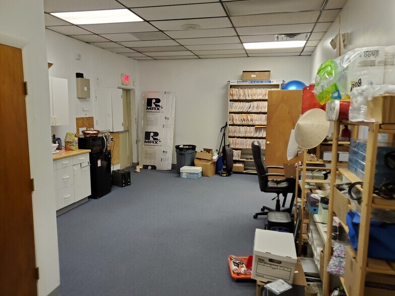 More Photos Of 1103-1105 Sunset Rd, Burlington Storefront For Lease