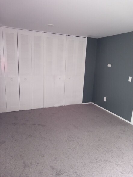 More Photos Of 23600-23650 W 7 Mile Rd, Detroit Apartments For Sale