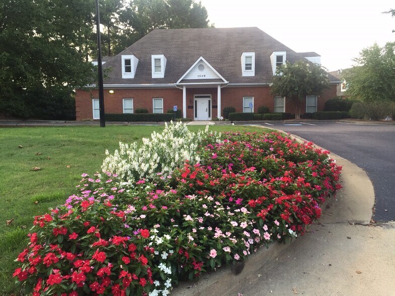 More Photos Of Sugarloaf Parkway, Lawrenceville Medical For Lease