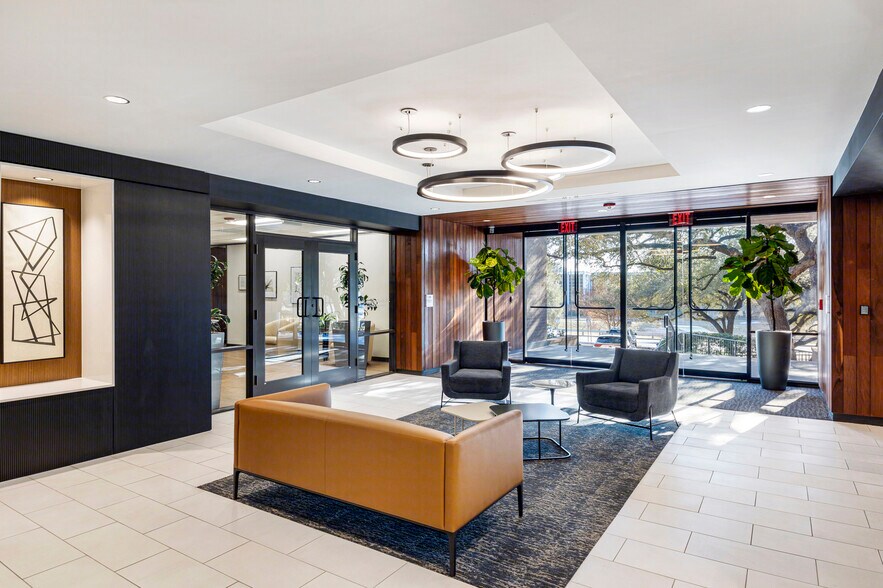 More Photos Of 8200 N Mopac Expy, Austin Unknown For Lease