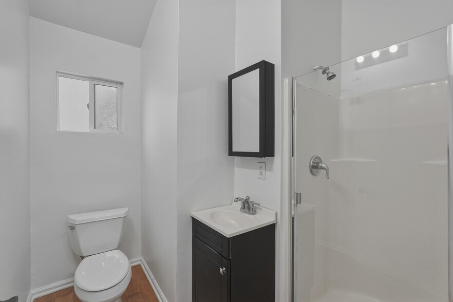 More Photos Of 137 Arena St, El Segundo Flex For Sale