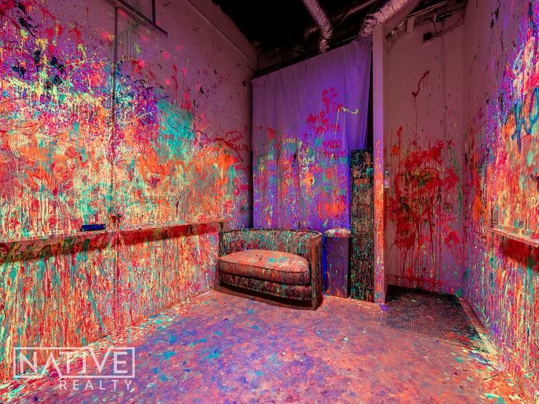 More Photos Of 535 NE 13th St, Fort Lauderdale Showroom For Lease