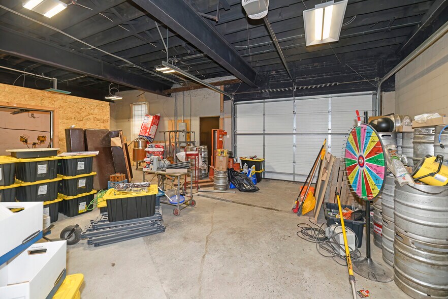 More Photos Of 30R First Ave, Toronto Light Distribution For Sale