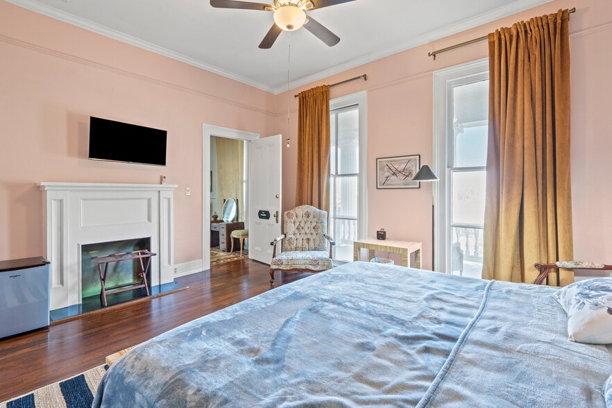 More Photos Of 1103 33rd St, Galveston Hotel For Sale