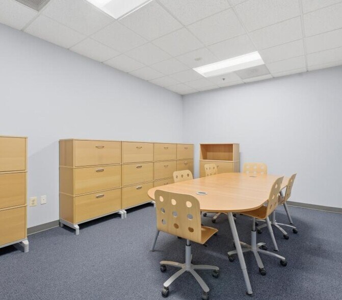 More Photos Of 21351 Gentry Dr, Sterling Office For Sale