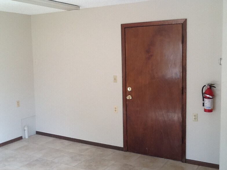 More Photos Of 30 E Saint Louis Ave, Eustis Office For Lease