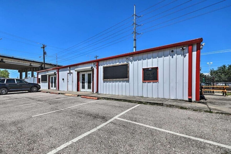 More Photos Of 6555 Navigation Blvd, Houston Warehouse For Lease