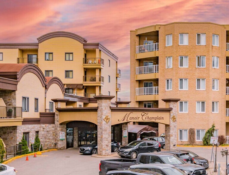 More Photos Of 325 Rue Jacques-Cartier E, Chicoutimi Apartments For Sale