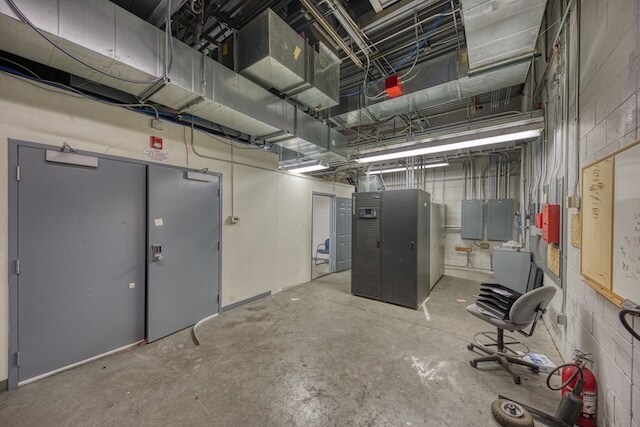 More Photos Of 134 Waupaca Dr, Etowah Manufacturing For Sale