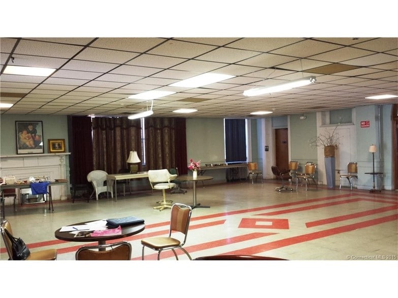 More Photos Of 54 Washington St, Middletown Office For Sale