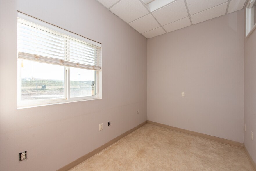 More Photos Of 13603 38th St SW, Belfield Flex For Lease