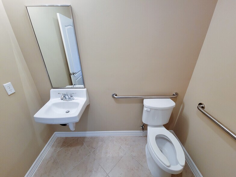 More Photos Of 4502 Riverstone Blvd, Missouri City Medical For Lease