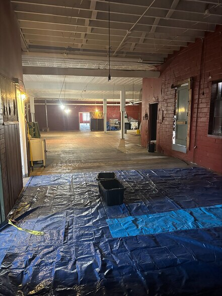 More Photos Of 976 Broadway, Buffalo Storefront For Lease