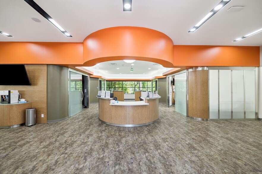 More Photos Of 2455 Highway 6, Sugar Land Freestanding For Lease