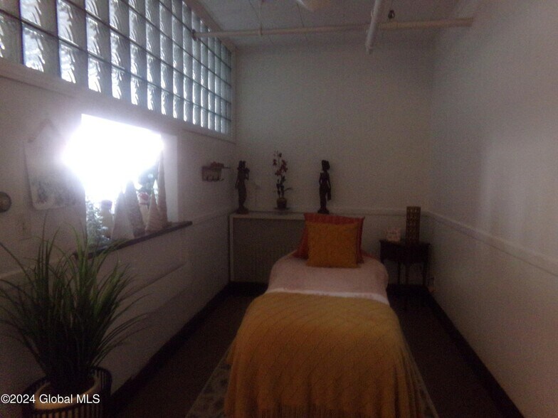 More Photos Of 7-11 Church St, Gloversville Office For Sale